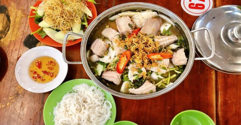 Thành phẩm là bát canh cá đuối nấu canh chua thơm ngon, hấp dẫn.